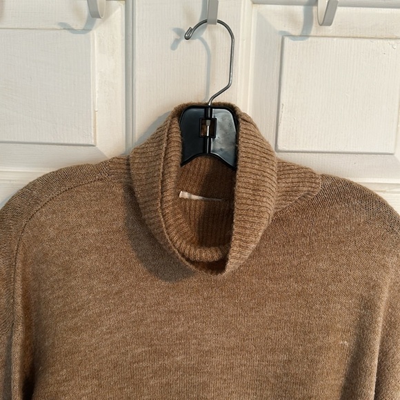 H&M Tan turtleneck sweater size XS - Picture 2 of 4